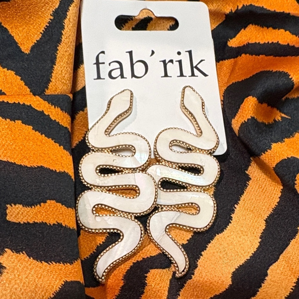 NWT fab’rik MOP Snake Drop Earrings Gold Edgy Chic 3” - Picture 2 of 4